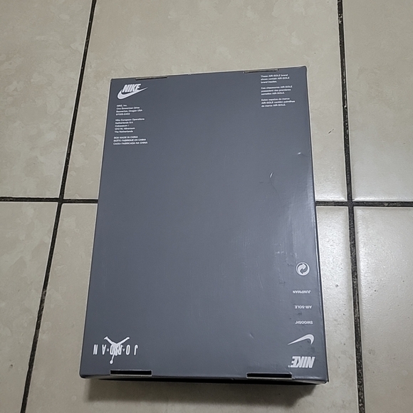 Empty Shoe Box - Picture 4 of 5